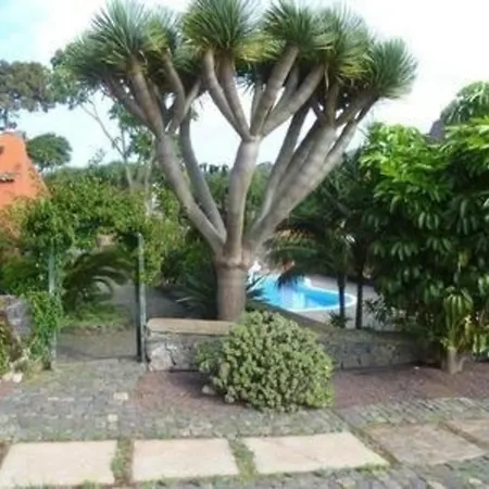 In La Caridad Mit Terrasse, Grill Und Whirlpool *